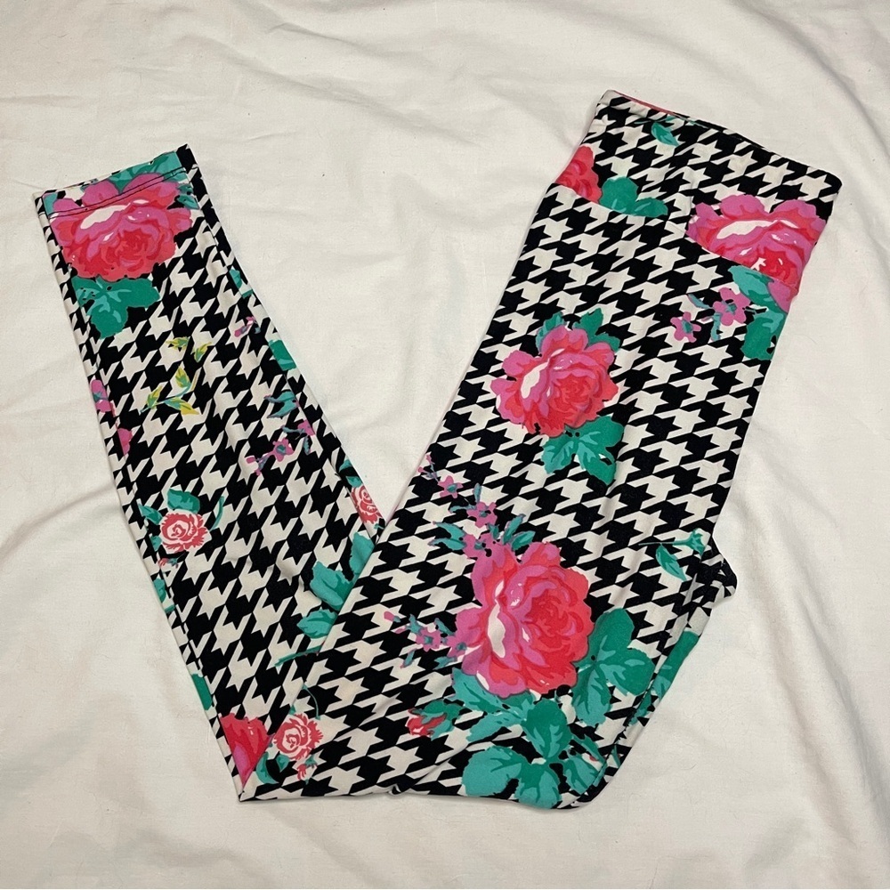 3/$15 LULA ROE Houndstooth &‎ Roses Leggings, OS